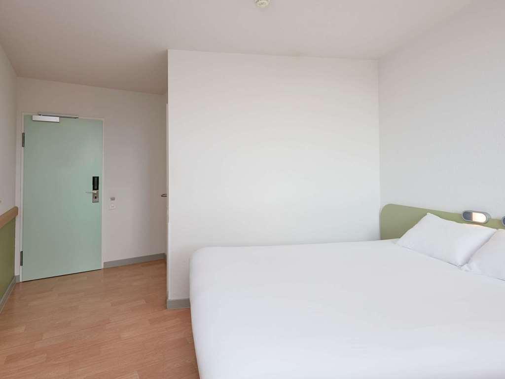 Ibis Budget Bern Expo Rum bild