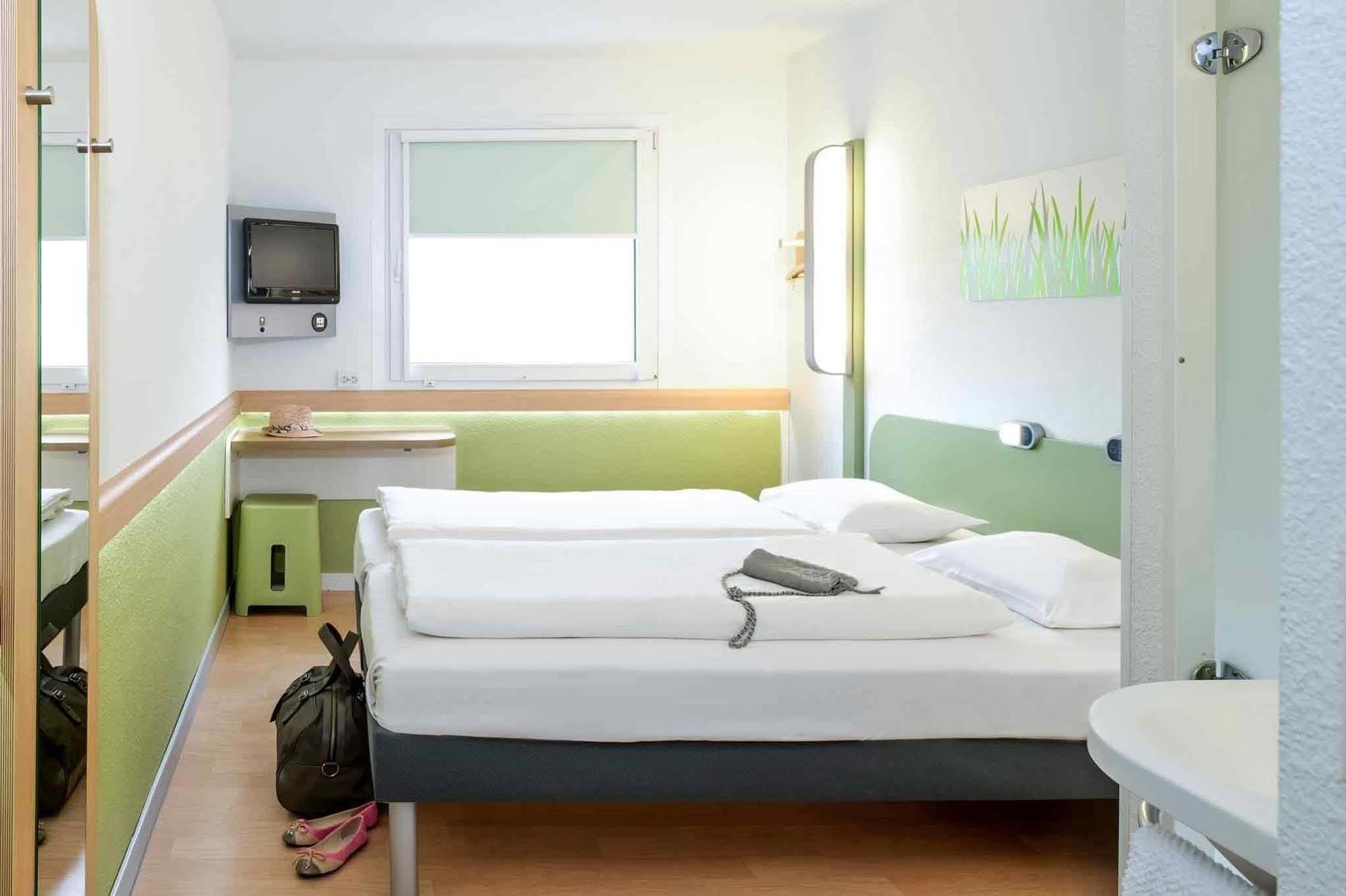 Ibis Budget Bern Expo Exteriör bild