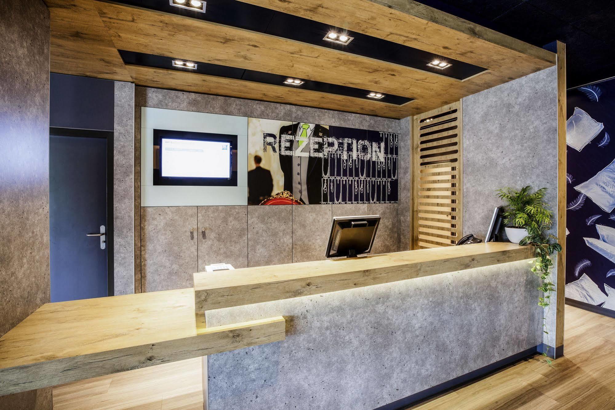 Ibis Budget Bern Expo Exteriör bild