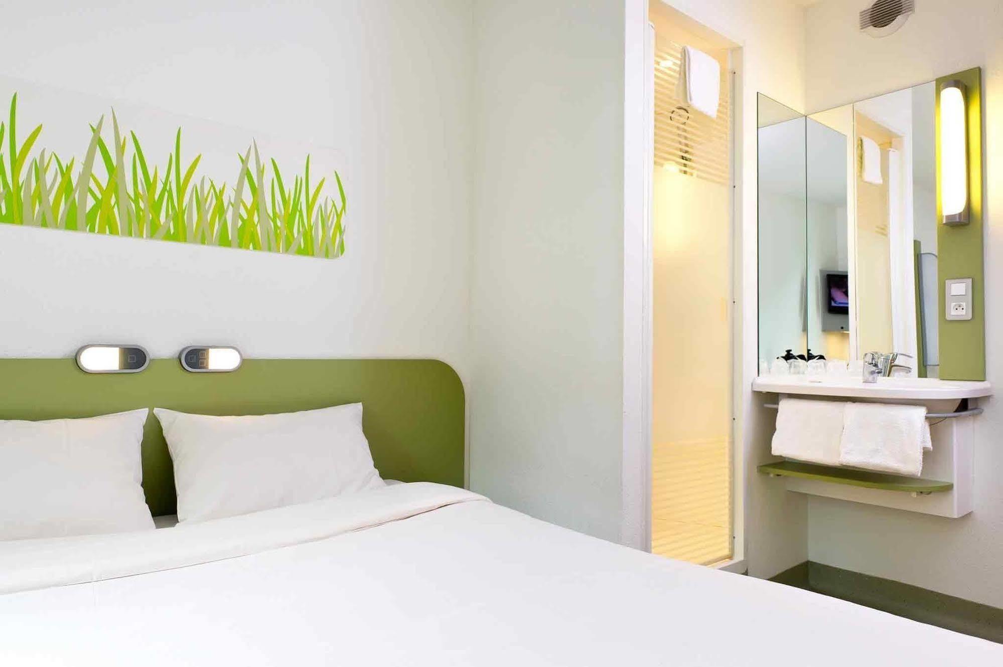 Ibis Budget Bern Expo Exteriör bild